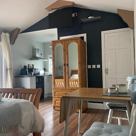 Bed and Breakfast Kingstown House Кашел Экстерьер фото